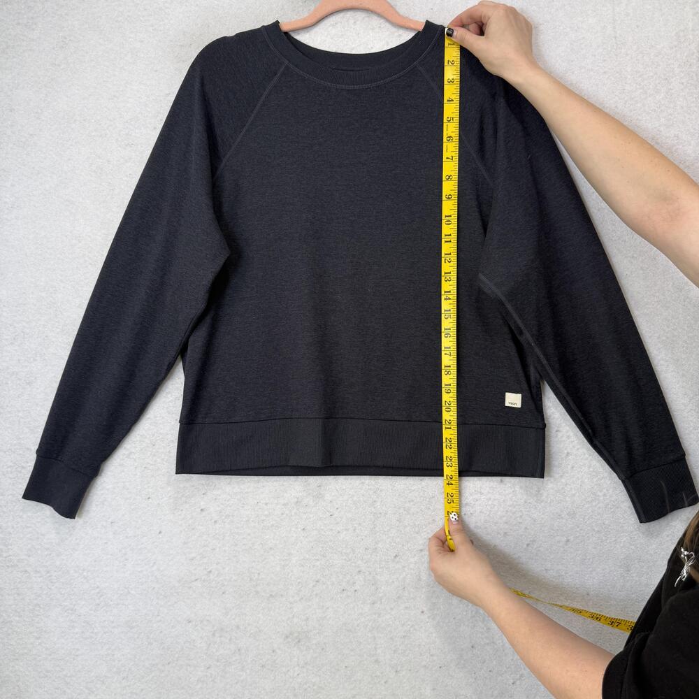 Vuori Sweatshirt Womens Large blue Jersey Crewneck Pullover Athletic Logo - Picture 2 of 7